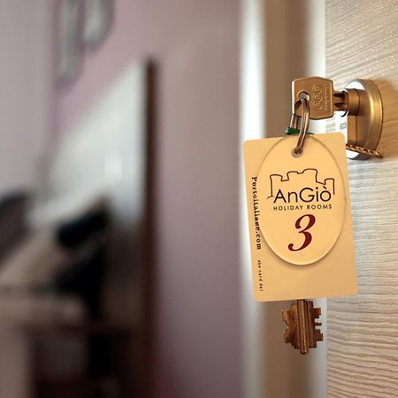 נאפולי Angio Holiday Rooms מראה חיצוני תמונה