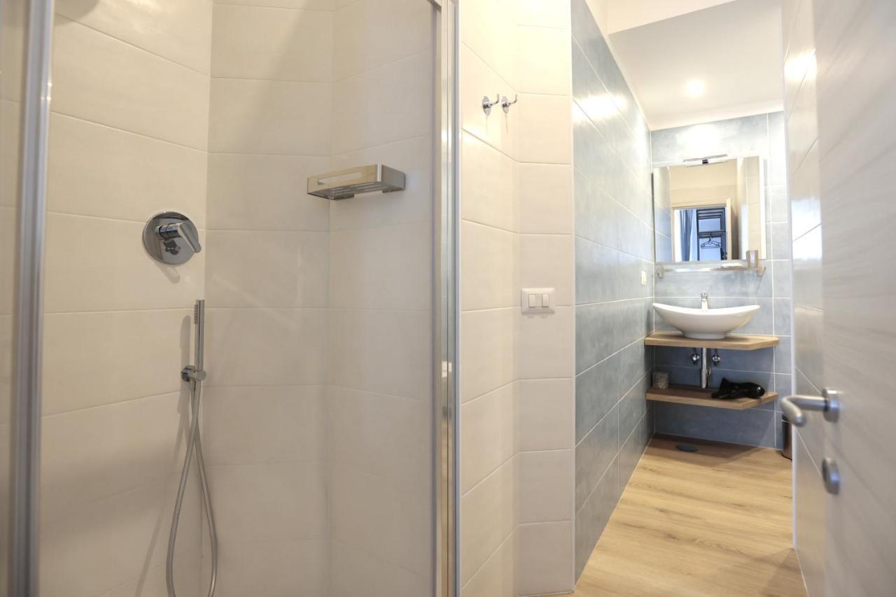 נאפולי Angio Holiday Rooms מראה חיצוני תמונה
