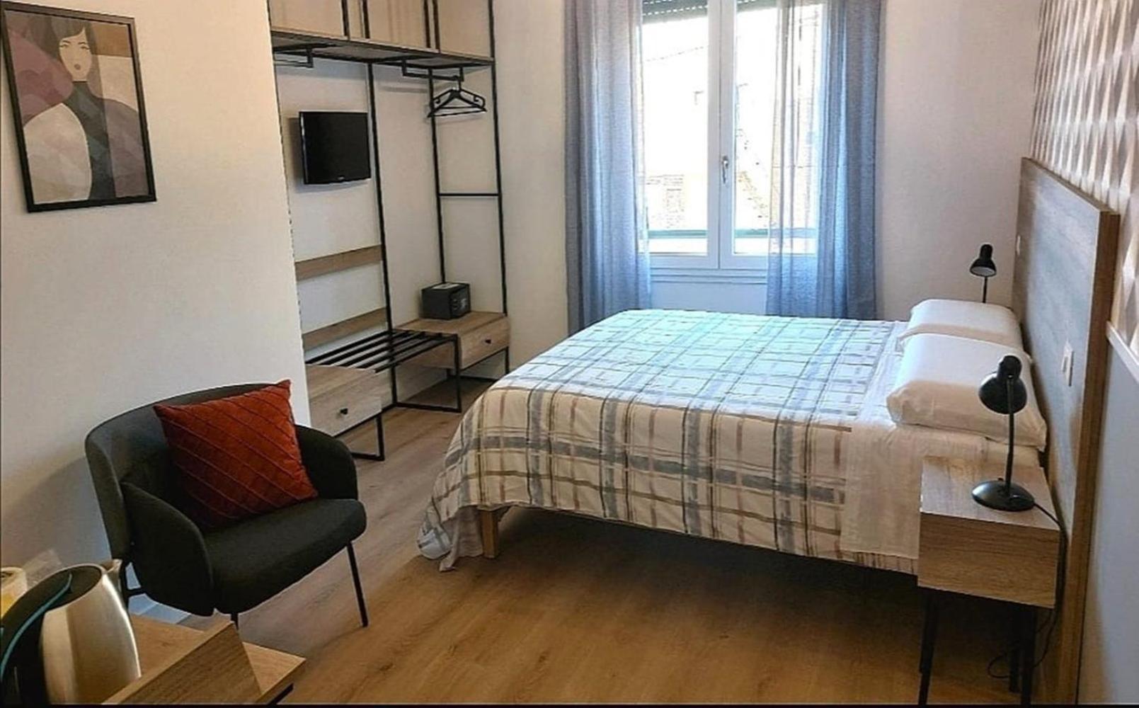 נאפולי Angio Holiday Rooms מראה חיצוני תמונה